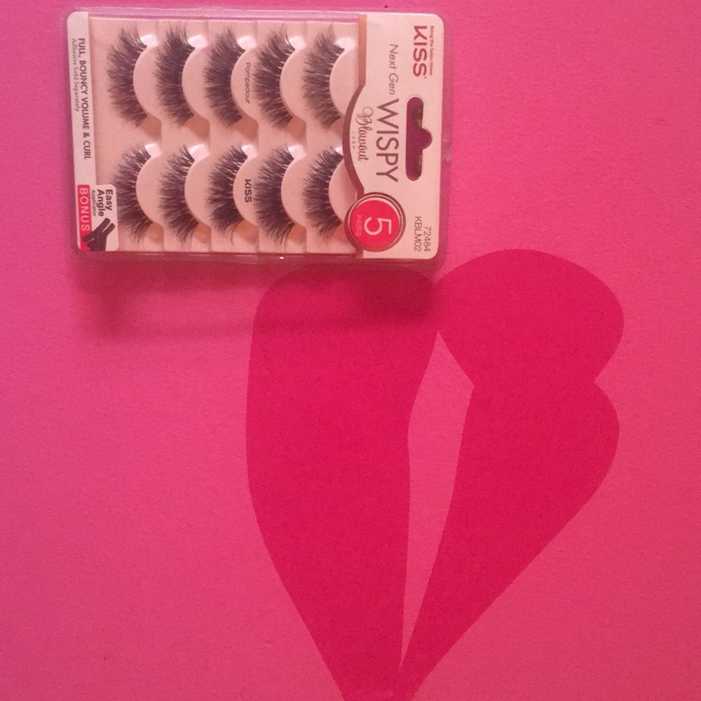 New, unused, not opened KISS wispy eyelashes